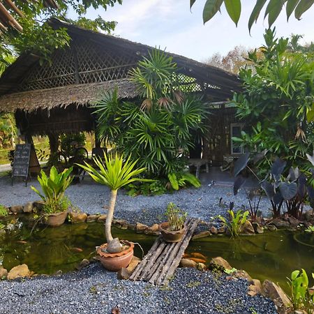 Baan Farang Homestay Phra Saeng Ban Nam Dam Kültér fotó