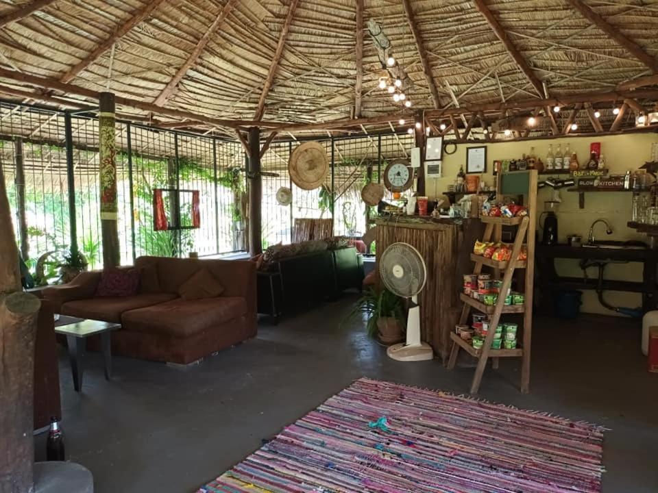 Baan Farang Homestay Phra Saeng Ban Nam Dam Kültér fotó