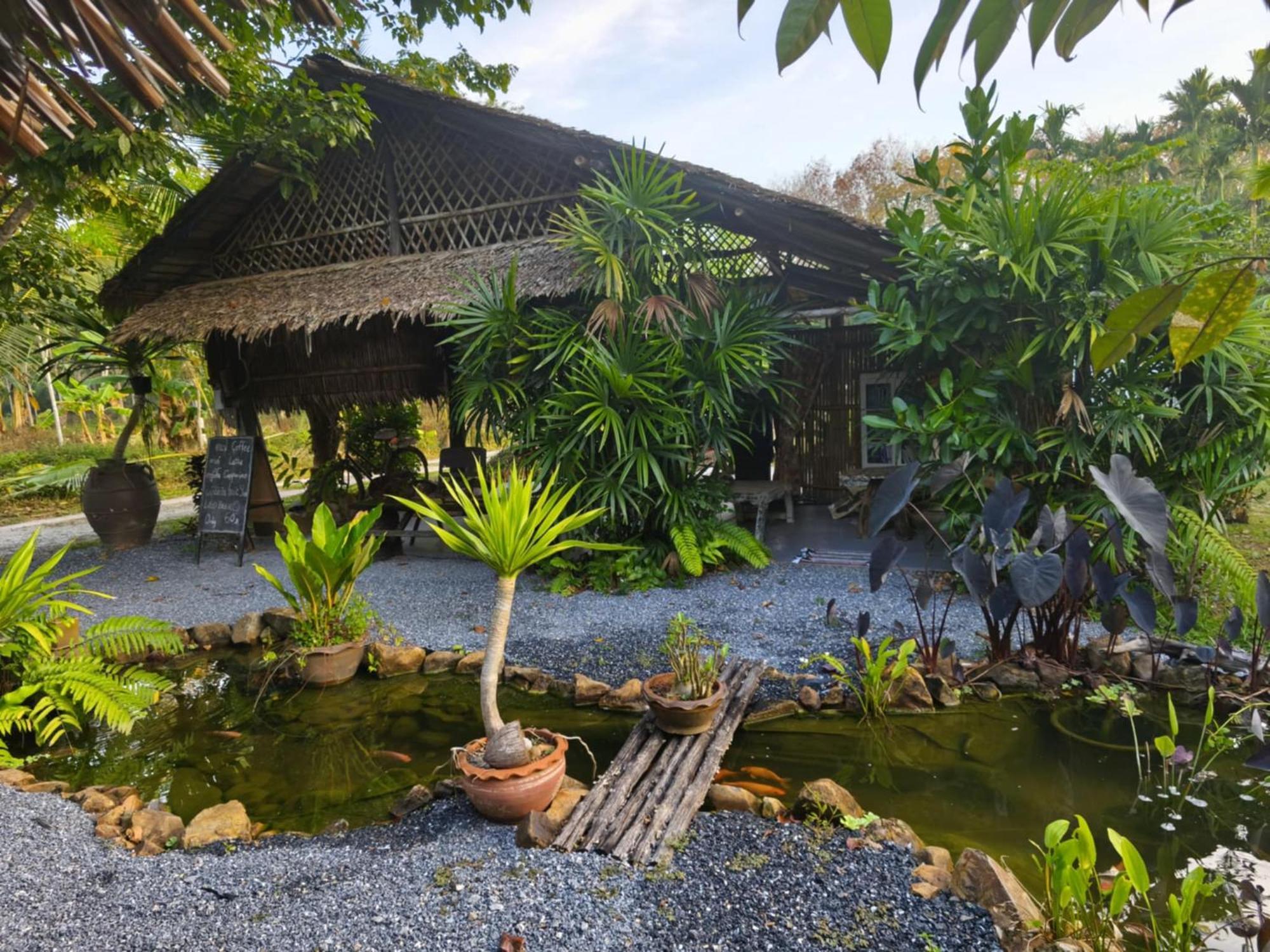 Baan Farang Homestay Phra Saeng Ban Nam Dam Kültér fotó
