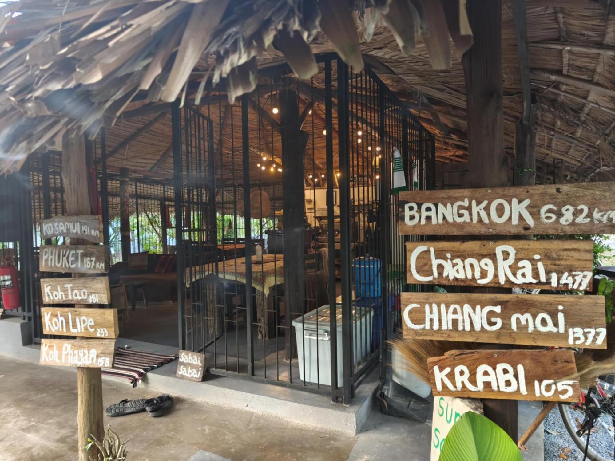 Baan Farang Homestay Phra Saeng Ban Nam Dam Kültér fotó